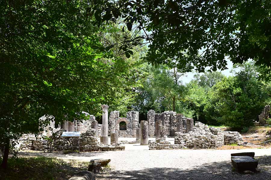 Bilde av den arkeologiske utgravningsplassen Butrint i Albania